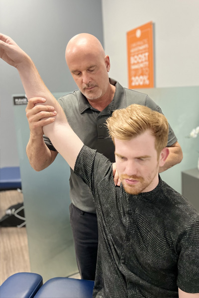 Chiropractic Care NuSpine Avondale AZ David Mancuso Shoulder Pain